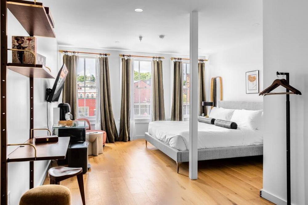 Deluxe King Room interior